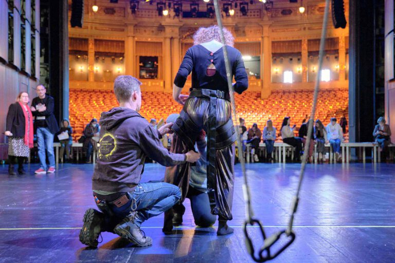 Die bayerische Theaterakademie August Everding hat Tag der offenen Akademie am 3. Februar 2024.