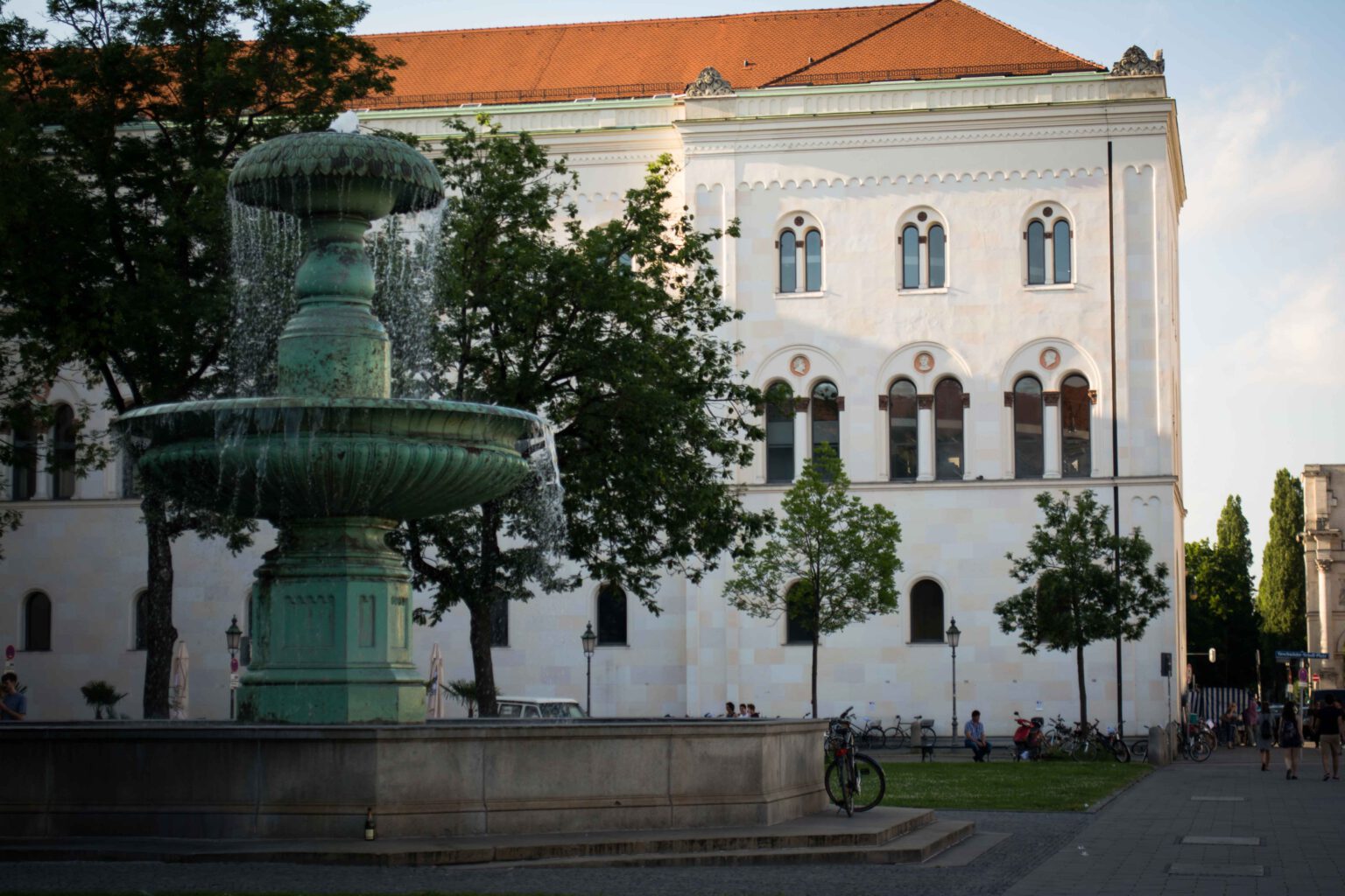 Der LMU Campustag 2024 in München findet am 3. Februar von 9 bis 16 Uhr statt.